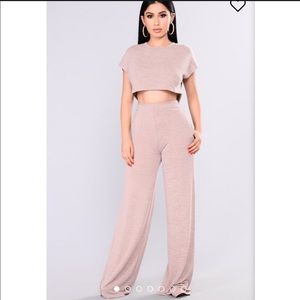 Netflix and chill set pink